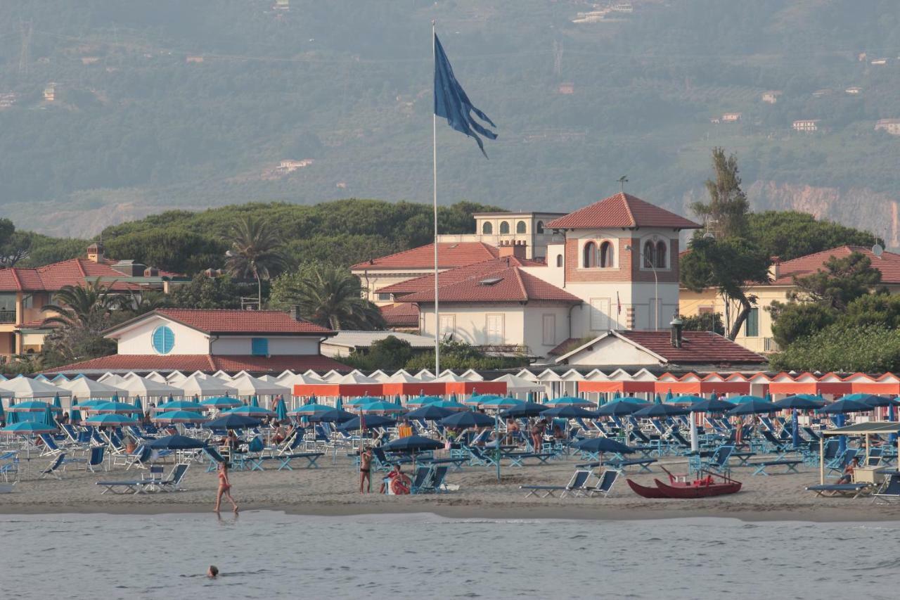 Monti Di Luna Forte dei Marmi Eksteriør bilde